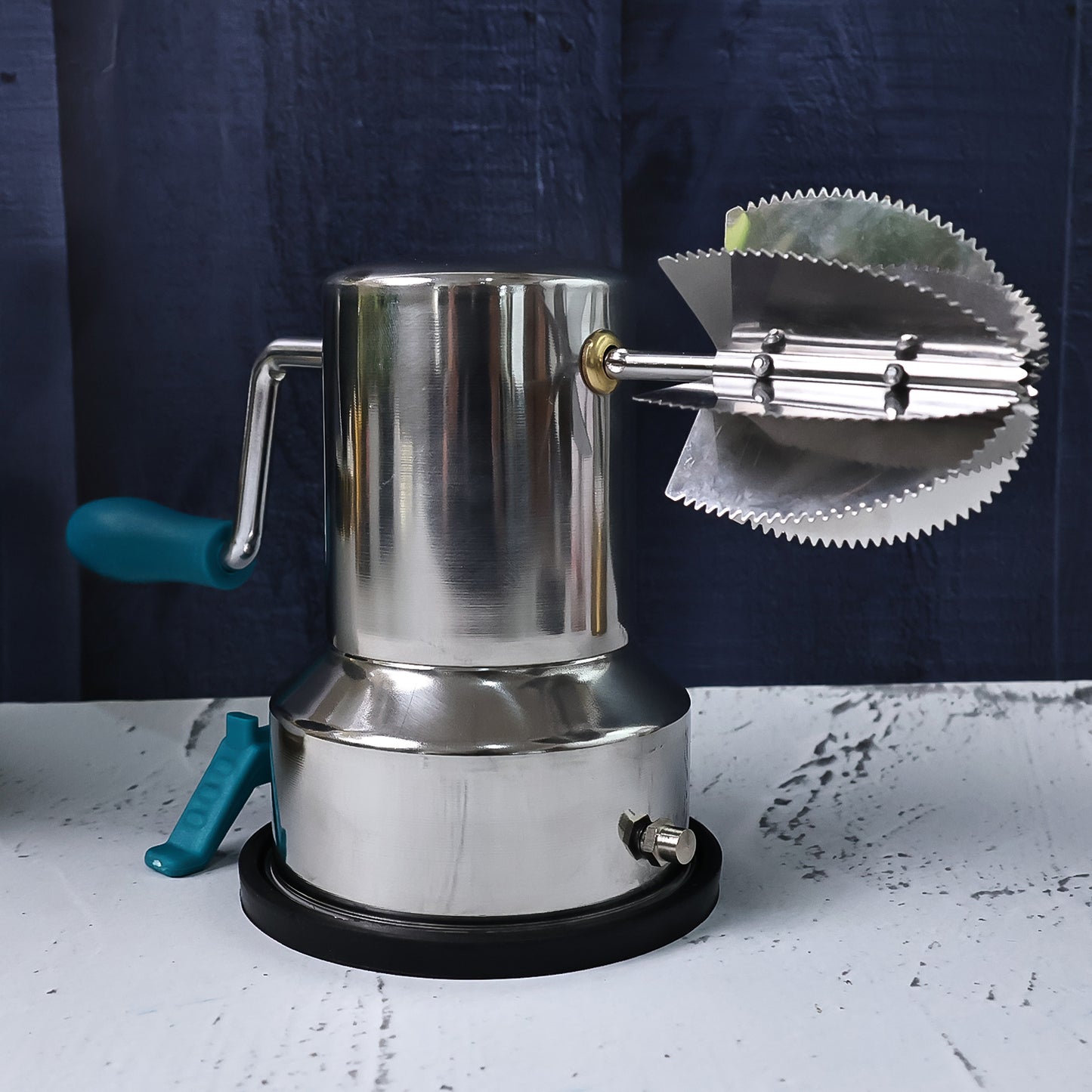 Stainless Steel Coconut Scraper With Vacuum Base (1 Pc)