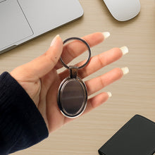 Elegant Oval Shape Metal Keychain for Personal Use